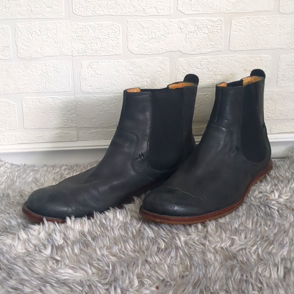 UGG men's Chelsea boots. Size 10